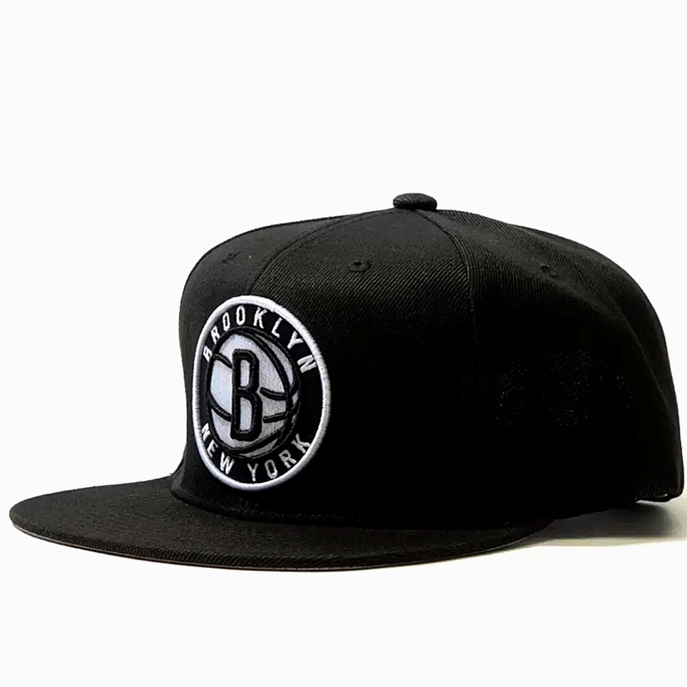 BROOKLYN NETS SNAPBACK HAT
